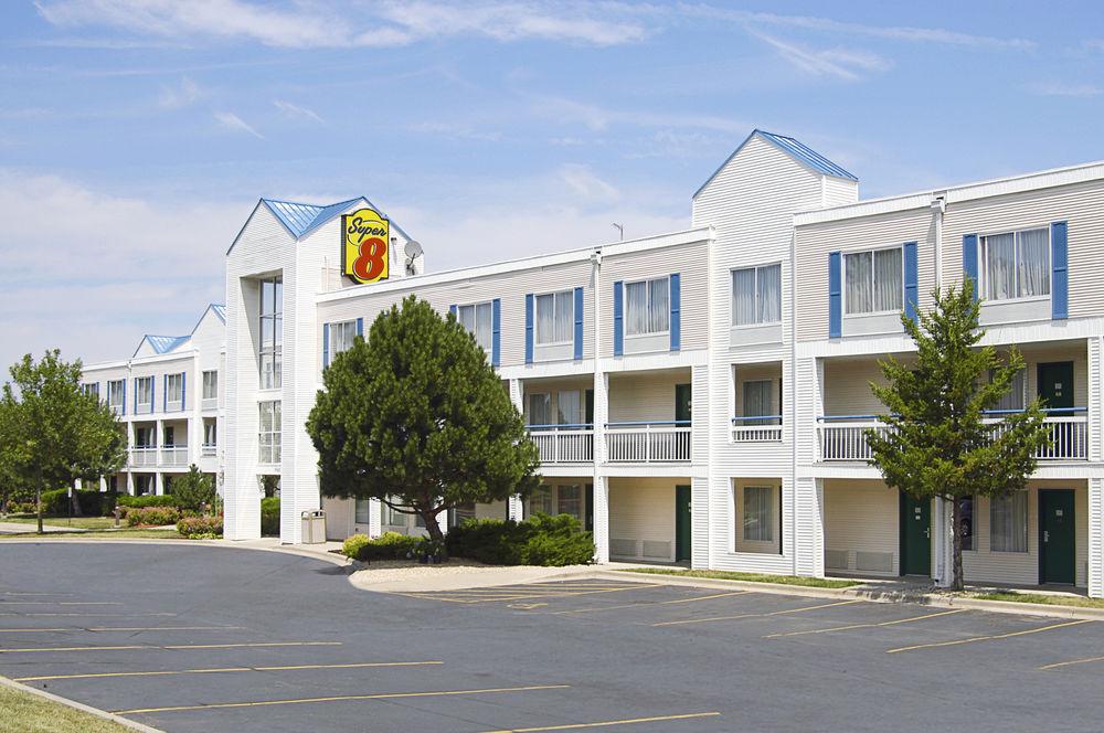Отель Super 8 By Wyndham Madison East Экстерьер фото